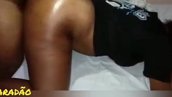 Gemendo e indo porra