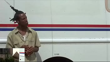 Negro chocolatito no sabe dónde está y está ofreciendo chupadas por información