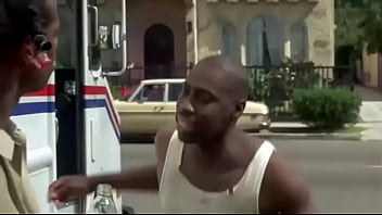 Negro chocolatito no sabe dónde está y está ofreciendo chupadas por información