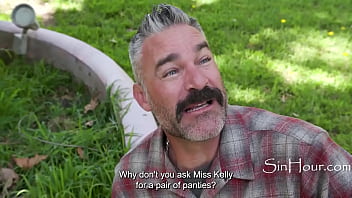 Scarlett alexis wears no panties and aint no man who can resist the sight of those fine buns