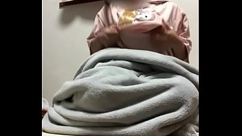 おもちゃでおっぱいすりすりするより男の人のちんちんで乳首擦ったらお互い気持ちよくなるんだろうなぁ…。