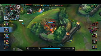 Samurai fazendo 1v3 com safadas