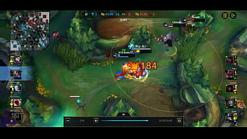 Samurai fazendo 1v3 com safadas