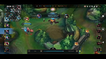 Samurai fazendo 1v3 com safadas