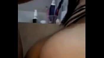 Bunda da empregada milf merece uma penetrada empregada sim e tratada como rainha pelo patrão só quando a corna da esposa não está