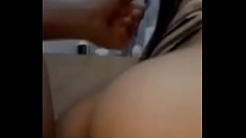 Bunda da empregada milf merece uma penetrada empregada sim e tratada como rainha pelo patrão só quando a corna da esposa não está