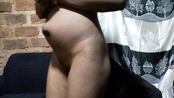 Je suis seule à la maison viens