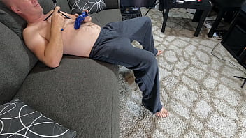 Horny latina teenie sucks gamer's cock while he's trying to play Horny latina teenie sucks gamer's cock while he's trying to play