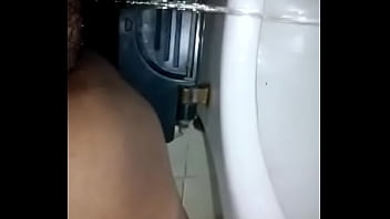 Quiero beber toda su pipí