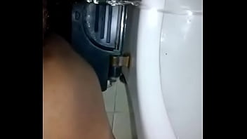 Quiero beber toda su pipí