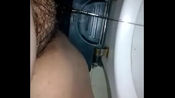 Quiero beber toda su pipí