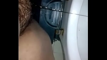 Quiero beber toda su pipí