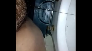 Quiero beber toda su pipí