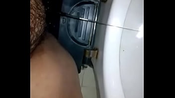 Quiero beber toda su pipí