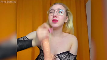 Sensitive blowjob and vibration in the pussy from an excited girl freya erlenberg