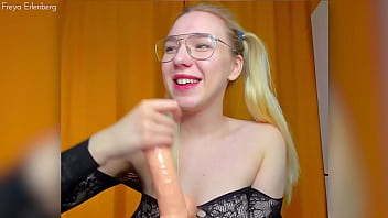 Sensitive blowjob and vibration in the pussy from an excited girl freya erlenberg