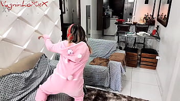 Vivi capetinha levou rola no cuzinho e ficou cheia de tesão