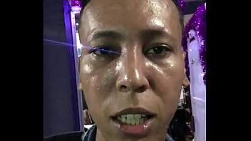 Disfrutando en un barrio popular de la isla de san andrés con el bow del natania y su buena música