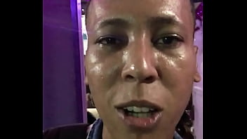 Disfrutando en un barrio popular de la isla de san andrés con el bow del natania y su buena música