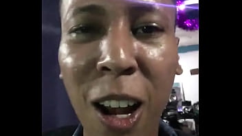 Disfrutando en un barrio popular de la isla de san andrés con el bow del natania y su buena música