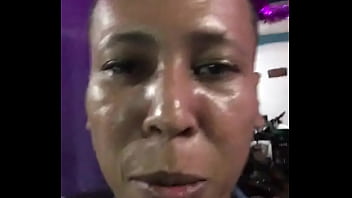 Disfrutando en un barrio popular de la isla de san andrés con el bow del natania y su buena música