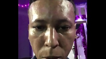 Disfrutando en un barrio popular de la isla de san andrés con el bow del natania y su buena música