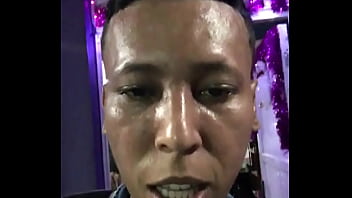 Disfrutando en un barrio popular de la isla de san andrés con el bow del natania y su buena música