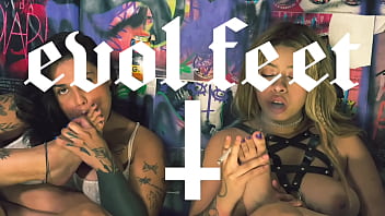 Smoking while you adore my feet