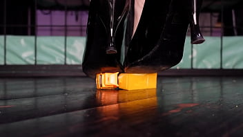 Giantess destroys your car and your life