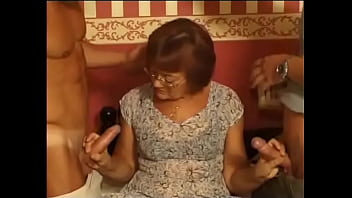 Mature piss oma emelda elsa oppenheim