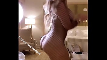 Sexy latina vanessa bohorquez shaking her huge ass