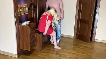 Mature milf can't talk when there's a dick in her mouth