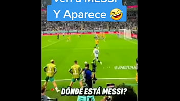 Abuelo le enseña a hijo