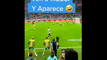 Abuelo le enseña a hijo