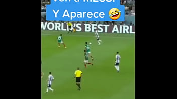 Abuelo le enseña a hijo