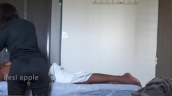 Spa lady got tempted after seeing cock