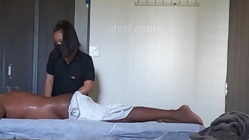 Spa lady got tempted after seeing cock