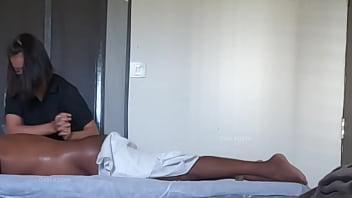 Spa lady got tempted after seeing cock