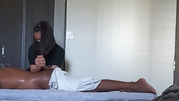 Spa lady got tempted after seeing cock