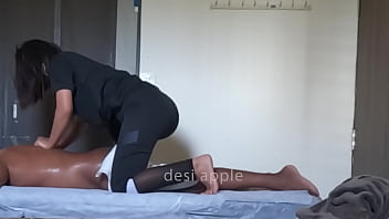 Spa lady got tempted after seeing cock