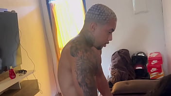 Minha madrastra veio me fazer uma massagem eu não resisti e comi ela gostoso