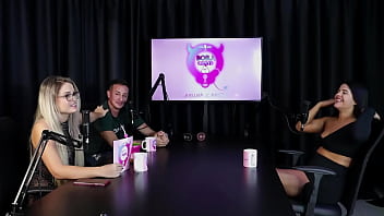 Foi convidada para ser esposa prefere morar sozinha a família sempre aceitou e o fetiche val mineirinha sheer red