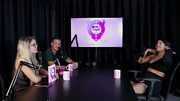 Foi convidada para ser esposa prefere morar sozinha a família sempre aceitou e o fetiche val mineirinha sheer red