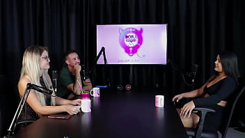 Foi convidada para ser esposa prefere morar sozinha a família sempre aceitou e o fetiche val mineirinha sheer red