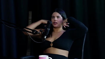 Foi convidada para ser esposa prefere morar sozinha a família sempre aceitou e o fetiche val mineirinha sheer red