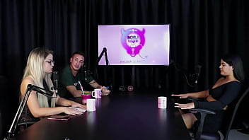 Foi convidada para ser esposa prefere morar sozinha a família sempre aceitou e o fetiche val mineirinha sheer red