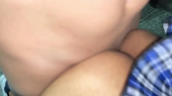 Le saco toda su leche a mi hijastro