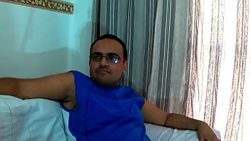 Iberou bucetinha e o cuzinho pro pauzudo foder a namoradinha safada já estava com a corda toda antes mesmo de receber o seu homem em casa