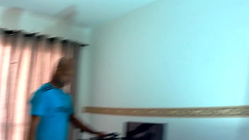 Iberou bucetinha e o cuzinho pro pauzudo foder a namoradinha safada já estava com a corda toda antes mesmo de receber o seu homem em casa