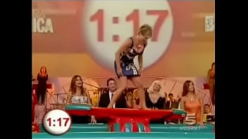 Another hot lady takes part in the indoor surfing game on buono domenica which inevitibly leads to upskirts and downblouse moments